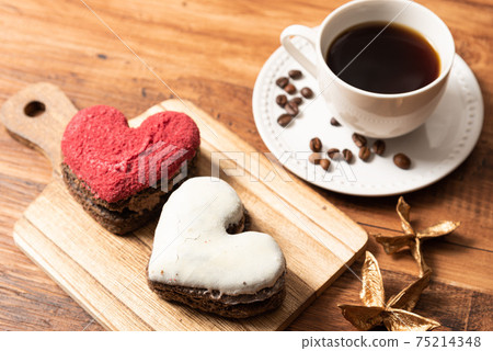 Various types of donuts 75214348