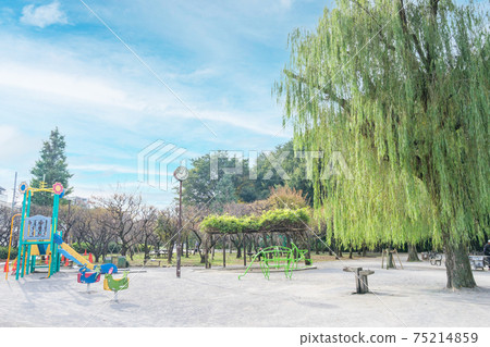 東京板橋區城堡廢墟區的公園風明塚公園 東京板橋區城堡廢墟區的公園風明塚公園 75214859