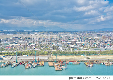 [Landscape from Yokkaichi Port Building Observatory (Yokkaichi City)] Kasumi, Yokkaichi City, Mie Prefecture 75216577