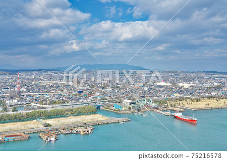 [Landscape from Yokkaichi Port Building Observatory (Yokkaichi City)] Kasumi, Yokkaichi City, Mie Prefecture 75216578