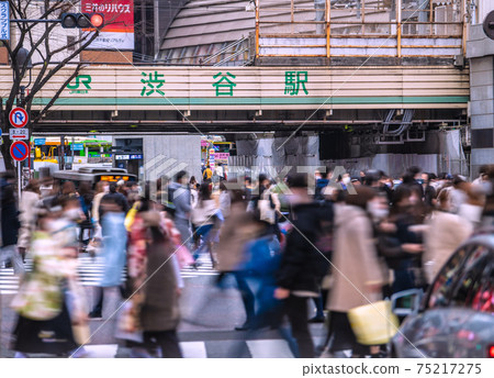 Tokyo cityscape of Japan under a state of emergency. Threat crowd. It is no longer different from normal times. Mutant threat ... = March 5 Tokyo cityscape of Japan under a state of emergency. Threat crowd. It is no longer different from normal times. Mutant threat ... = March 5 75217275