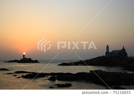 When the sea misses, Jukseong Cathedral When the sea misses, Jukseong Cathedral 75218855