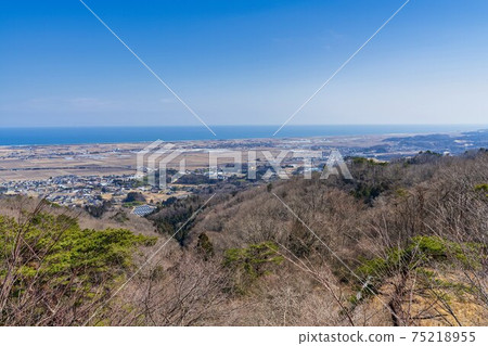 A bird's-eye view of Yamamoto and Watari seen from the blue sky and Mt. Shikata, Yamamoto Town, Miyagi Prefecture 75218955