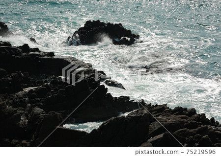Spring sea, when the sea misses, Gijang Beach 75219596