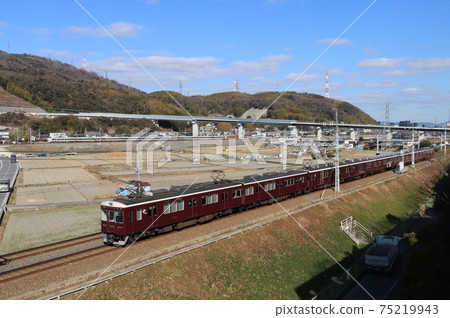 Hankyu 7300 series train running near Maki Station on the Kyoto Line Hankyu 7300 series train running near Maki Station on the Kyoto Line 75219943