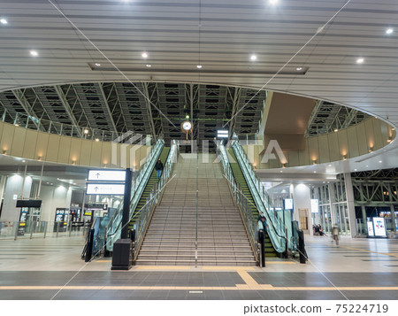 [JR Osaka Station] Space-time open space 75224719