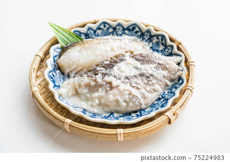 醃鱈魚醃製的鱈魚 75224983