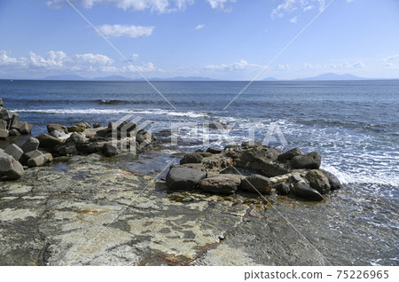 View of Kunashiri Island from Seseki Onsen (Seseki Onsen) 75226965