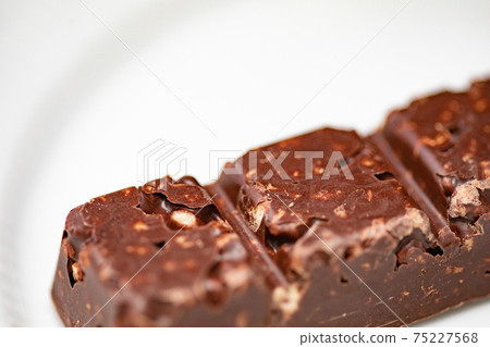 Chocolate protein bar 75227568