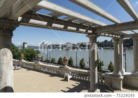 The gardens of castle in Budapest 75229193