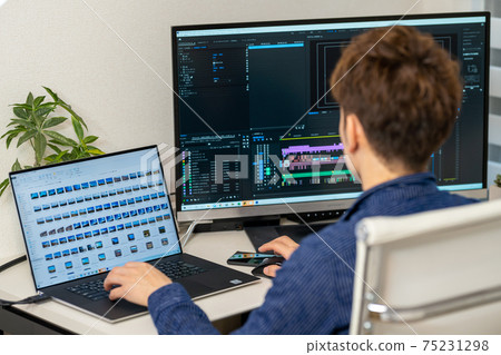 Video / Video Creator Male Laptop Video Production Video / Video Creator Male Laptop Video Production 75231298