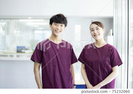 Female business caregiver helper Female business caregiver helper 75232060