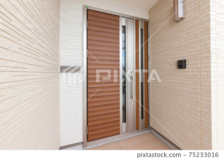 新建房屋的入口 75233016