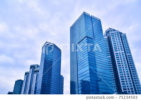 首爾市中心的高層建築 75234503