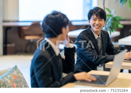 Business men cafe interview 75235264