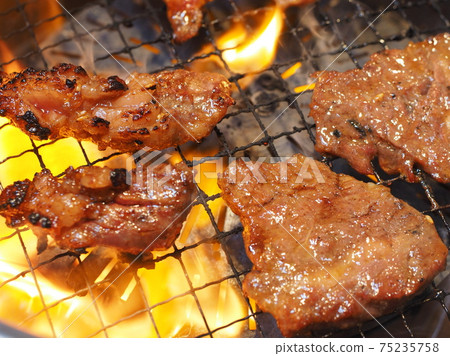 日本黑牛肉裙牛排 75235758