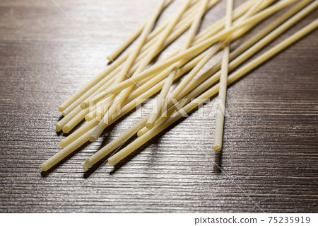 Spaghetti Spaghetti 75235919