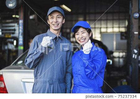 Auto mechanic 75237334