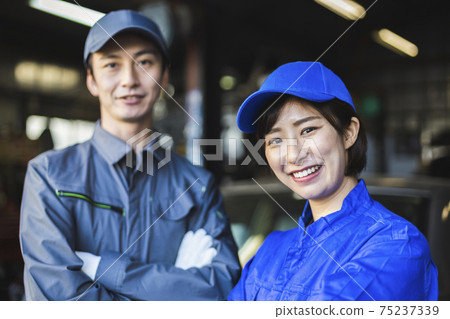 Auto mechanic Auto mechanic 75237339