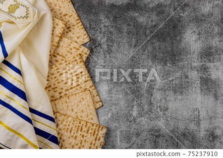 Judaism religious on jewish matza passover 75237910