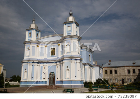 Assumption Cathedral in Volodymyr-Volynskyi city, Ukraine Assumption Cathedral in Volodymyr-Volynskyi city, Ukraine 75239097