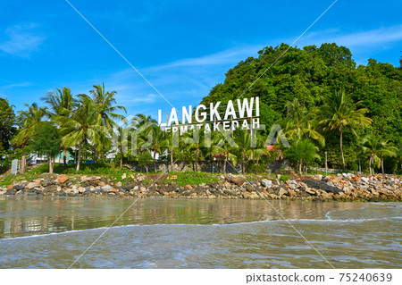 Beachline of Cenang beach Pantai in Langkawi island 75240639