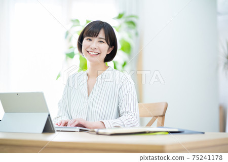 Female telework teleworking personal computer 75241178