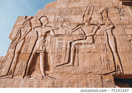 Ruins of the Egyptian temple of Ramesseum, the funeral temple of Pharaoh Ramses II XIII century BC , near the modern city of Luxor 75241287