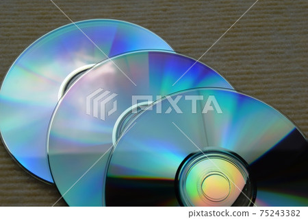 Compact disc (CD) Compact disc (CD) 75243382