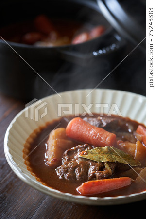 Homely beef stew stewed softly 75243383