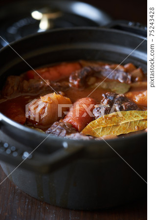 Homely beef stew stewed softly Homely beef stew stewed softly 75243428