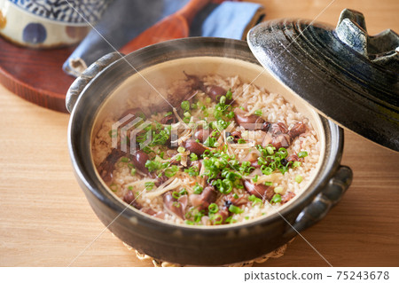 螢火蟲魷魚飯煲 螢火蟲魷魚飯煲 75243678