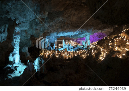 石垣島石灰岩洞穴沖繩縣 75244989