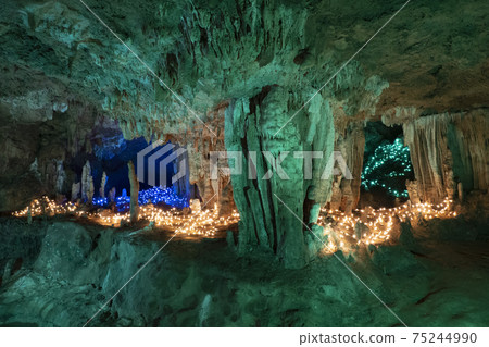 石垣島石灰岩洞穴沖繩縣 石垣島石灰岩洞穴沖繩縣 75244990