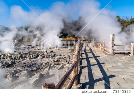 日本長崎縣旅遊景點“雲仙地獄”和“雲仙溫泉”的照片 日本長崎縣旅遊景點“雲仙地獄”和“雲仙溫泉”的照片 75245533