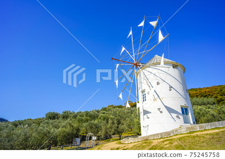 藍天和希臘風車香川縣 藍天和希臘風車香川縣 75245758