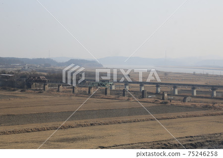 坡州市，靈金閣，巴拉姆比，和平努里公園，多博達里。 75246258