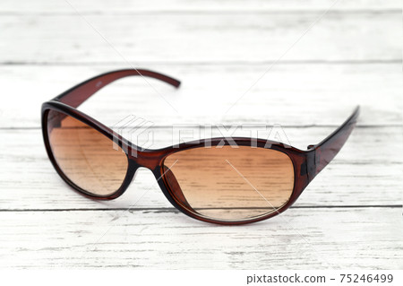 Sunglasses 75246499