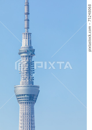 清澈的藍天和東京天空樹 清澈的藍天和東京天空樹 75248068