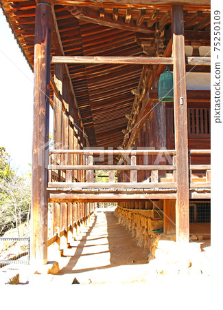 可以在豐國神社（千疊閣）漫步的地下和青銅鈴鐺 75250109