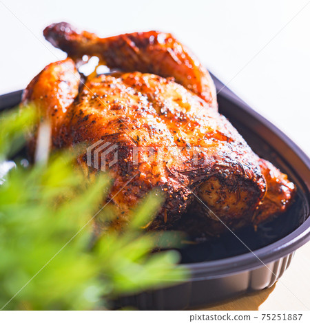 Roast chicken roasted takeout [with corona new normal] 75251887