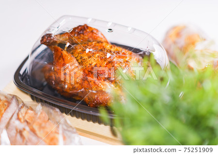 Roast chicken roasted takeout [with corona new normal] 75251909