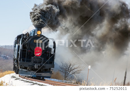 SL Fuyu no Shitsugen在細岡站附近 75252011