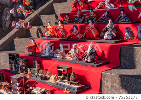 (靜岡縣)Inatori的Susanoo神社Hinadan裝飾 (靜岡縣)Inatori的Susanoo神社Hinadan裝飾 75253175