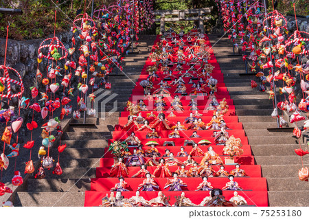 (Shizuoka Prefecture) Inatori's Susanoo Shrine Hinadan Ornament 75253180