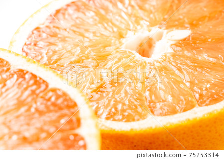 葡萄柚橫截面向上。 葡萄柚橫截面向上。 75253314