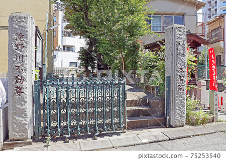 Takinogawa Fudoson (north) Takinogawa Fudoson (north) 75253540