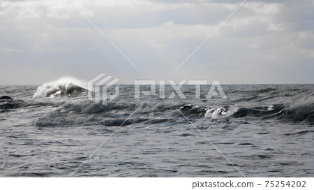 crossing越過海面 crossing越過海面 75254202