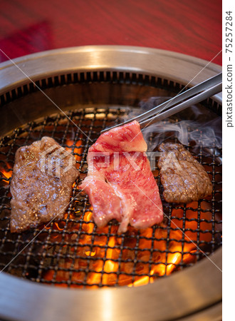 Yakiniku with a net Yakiniku with a net 75257284