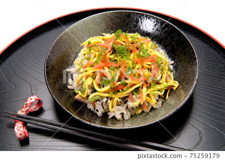 chirashi sushi chirashi sushi 75259179